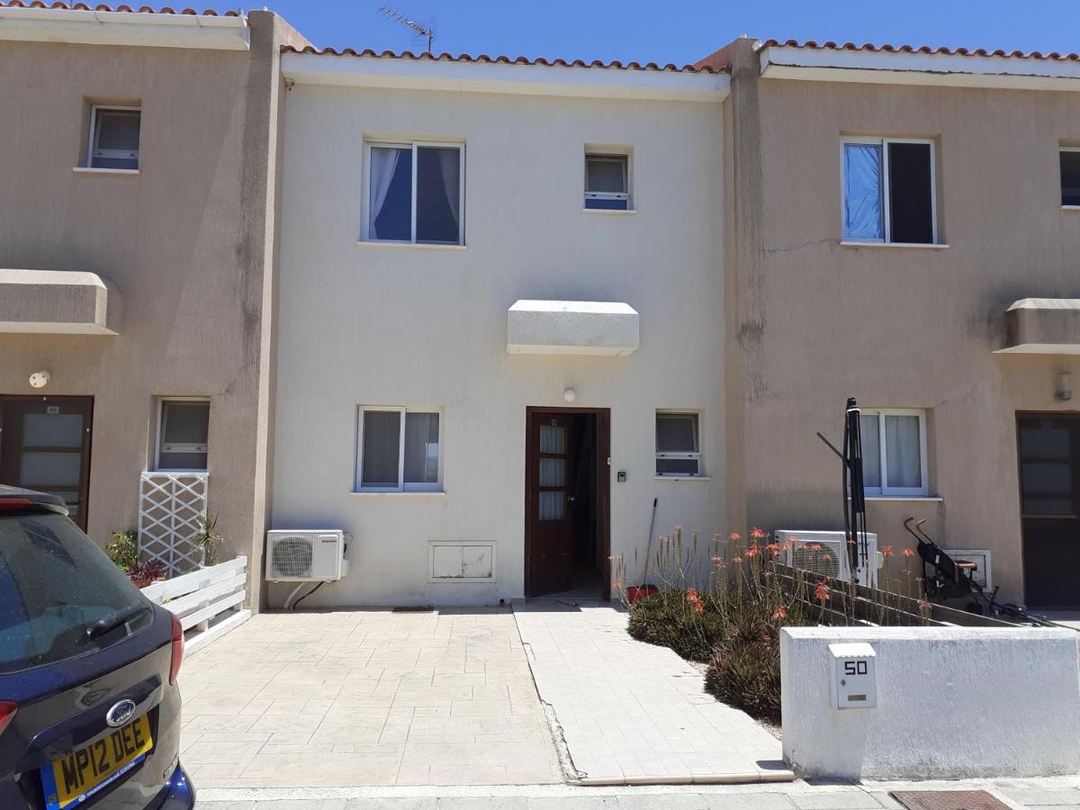 Villa Beautiful 2-Bed House In Mandria  Exterior foto